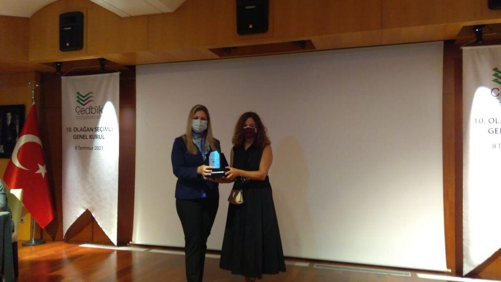 Ozden-Basibuyuk-odul-toreni